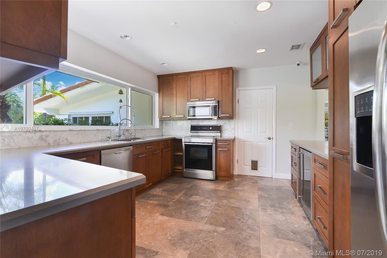 9217 Bay Drive Surfside, FL 33154 - Photo 11 of 20