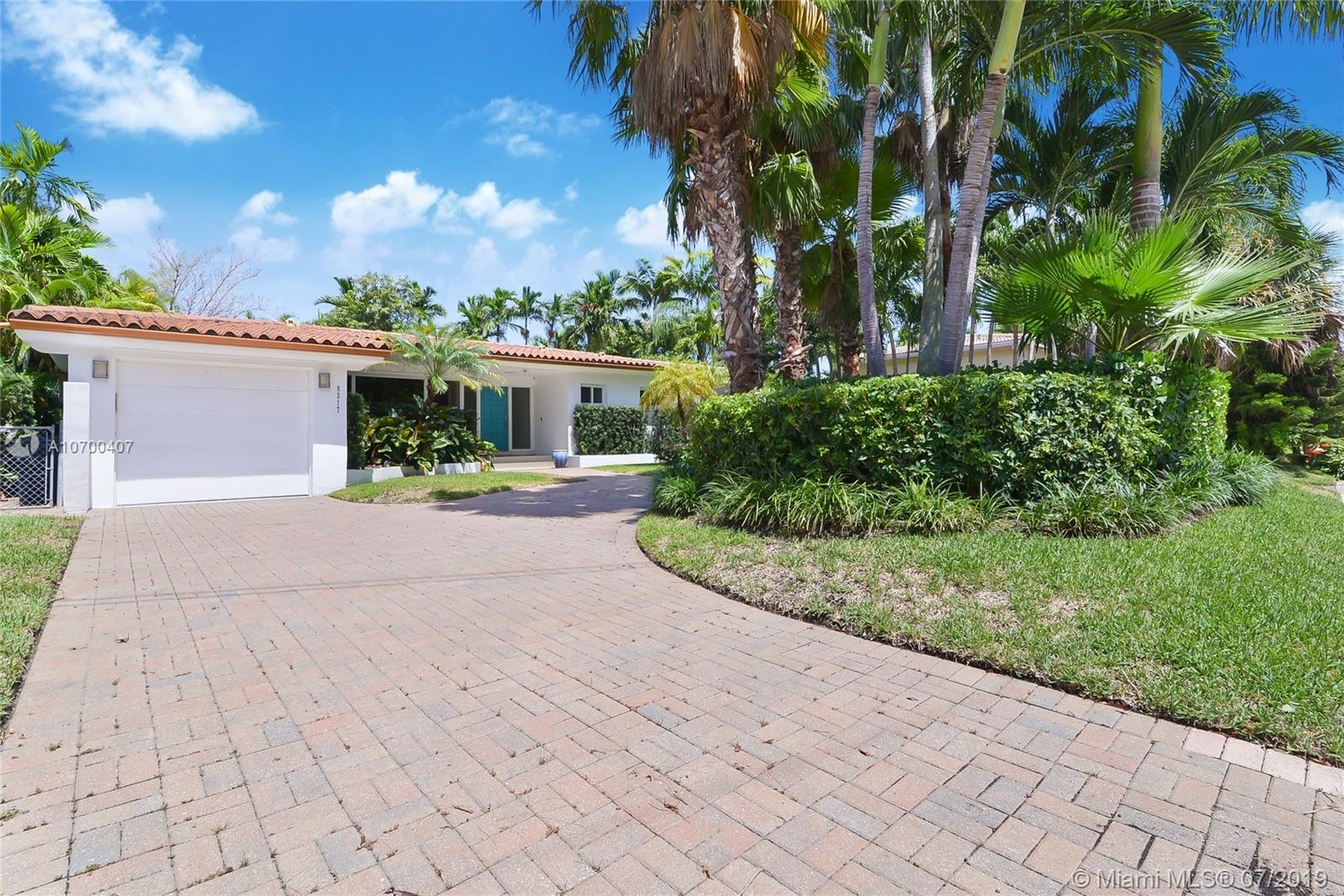 9217 Bay Drive Surfside, FL 33154 - Photo 4 of 20