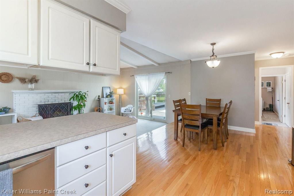 48061 Walden Road Macomb, MI 48044 - Photo 8 of 29