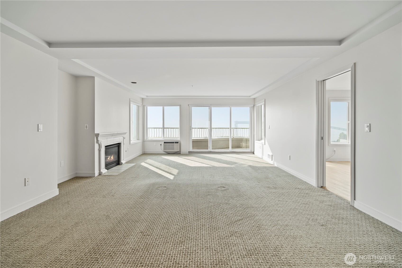 601 West Mercer Place, Unit 401 Seattle, WA 98119 - Photo 5 of 25