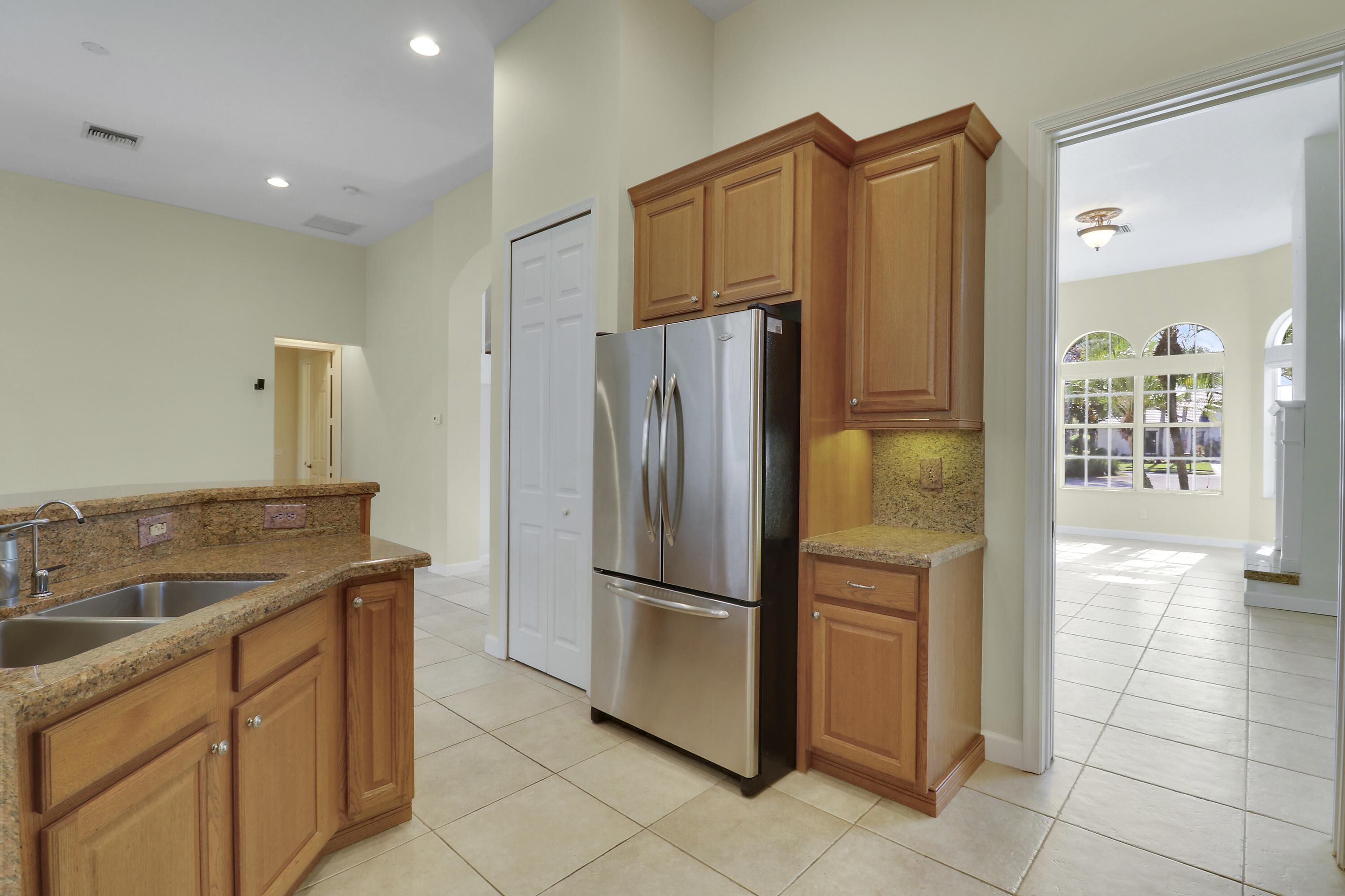 8605 Tompson Point Road Port St. Lucie, FL 34986 - Photo 26 of 90 Kitchen