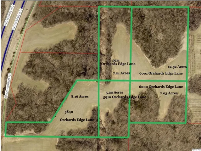 a view of a tennis court