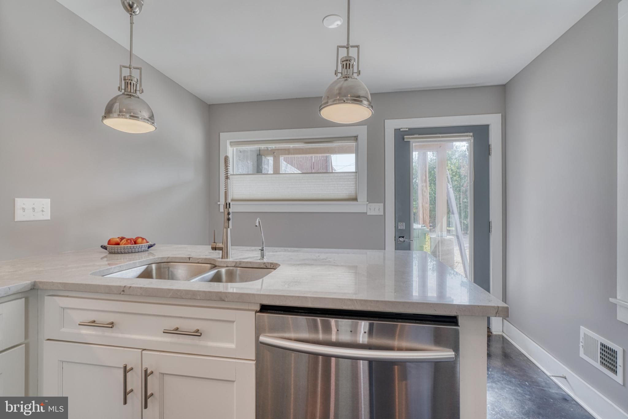 1233 Riverside Avenue Baltimore, MD 21230 - Photo 17 of 68