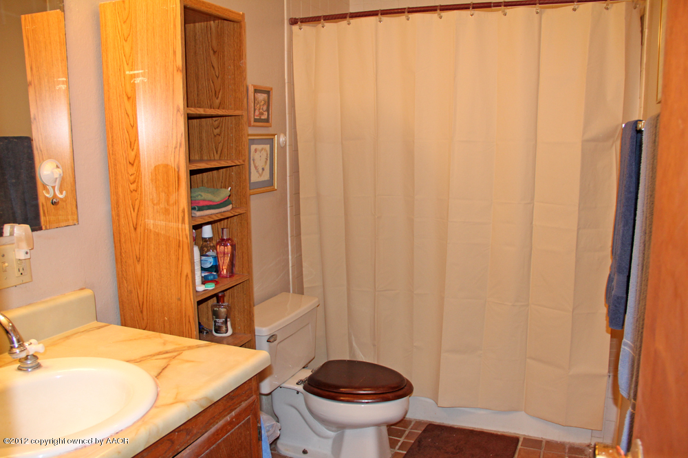 17300 Old Ranch Road Canyon, TX 79015 - Photo 18 of 27 Main Bathroom