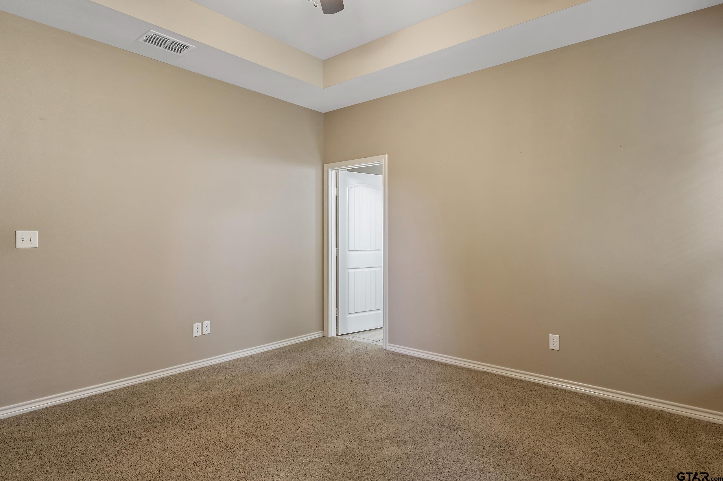 5841 Havens Trail Tyler, TX 75707 - Photo 11 of 21 an empty room with a workbench
