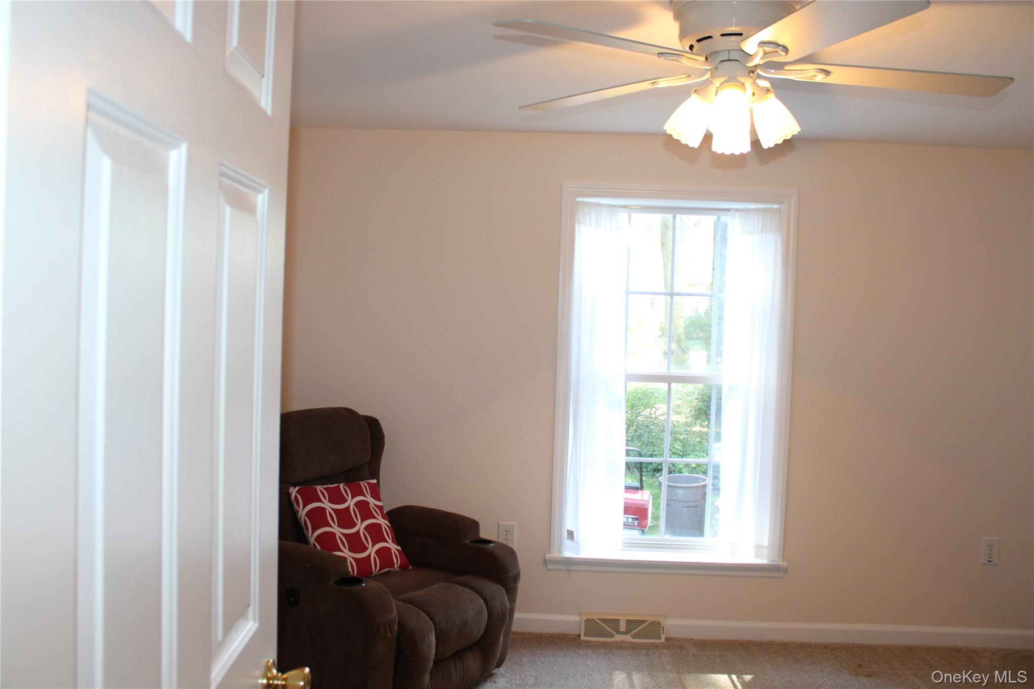 1661 Old Country Road, Unit 77 Riverhead, NY 11901 - Photo 26 of 30 Gallery Image 26