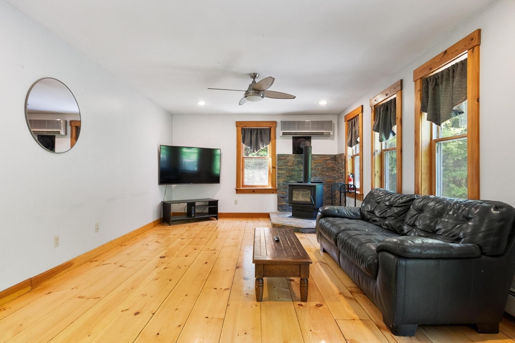 1132 Doe Valley Road Athol, MA 01331 - Photo 5 of 42