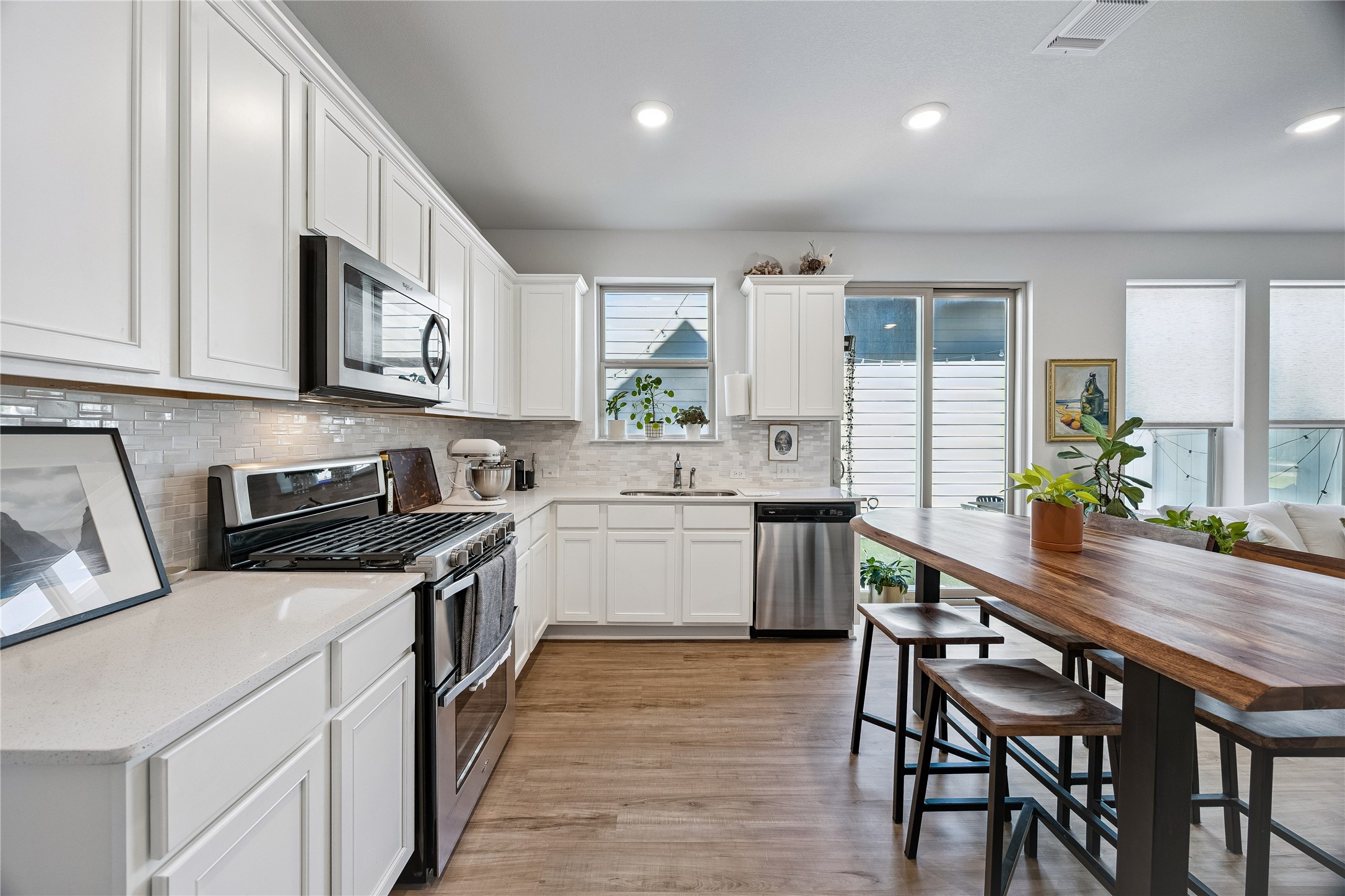 7605 Frida Bend Austin, TX 78744 - Photo 8 of 25