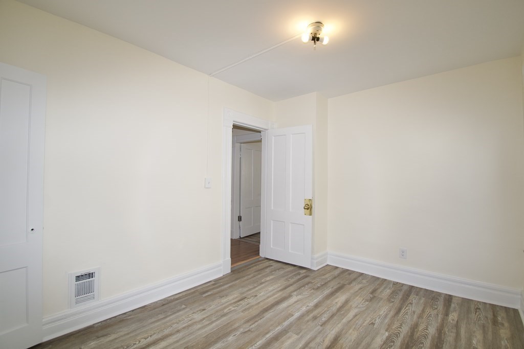 23 Vinton Street Springfield, MA 01104 - Photo 11 of 19