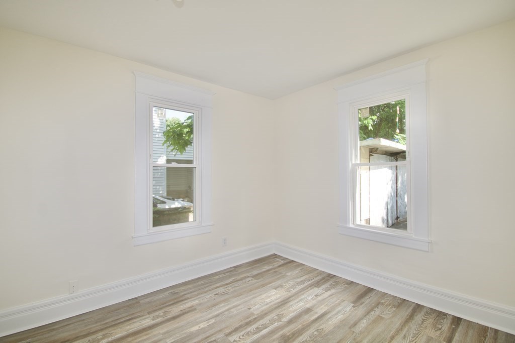 23 Vinton Street Springfield, MA 01104 - Photo 12 of 19