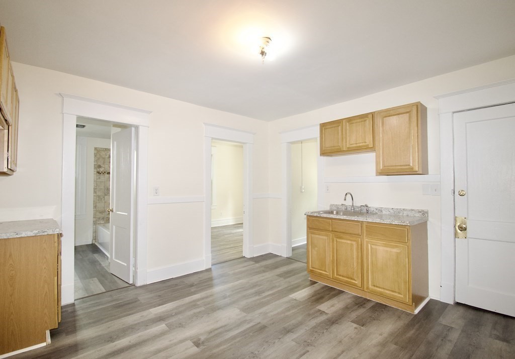 23 Vinton Street Springfield, MA 01104 - Photo 13 of 19