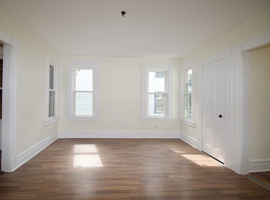 23 Vinton Street Springfield, MA 01104 - Photo 6 of 19