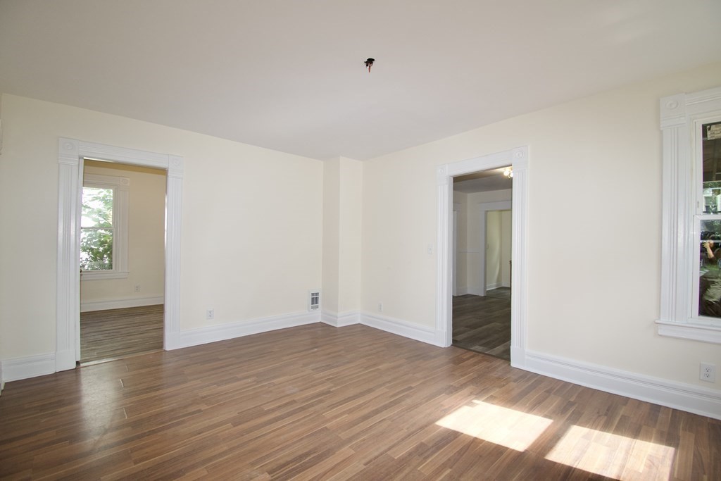 23 Vinton Street Springfield, MA 01104 - Photo 8 of 19