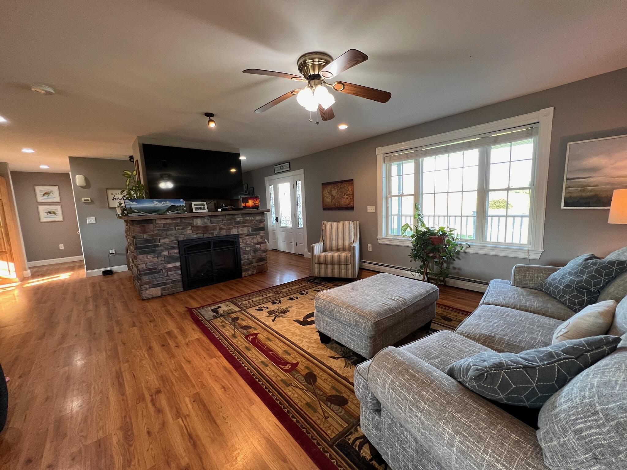 316 Bog Road Hermon, ME 04401 - Photo 5 of 50 Living Room