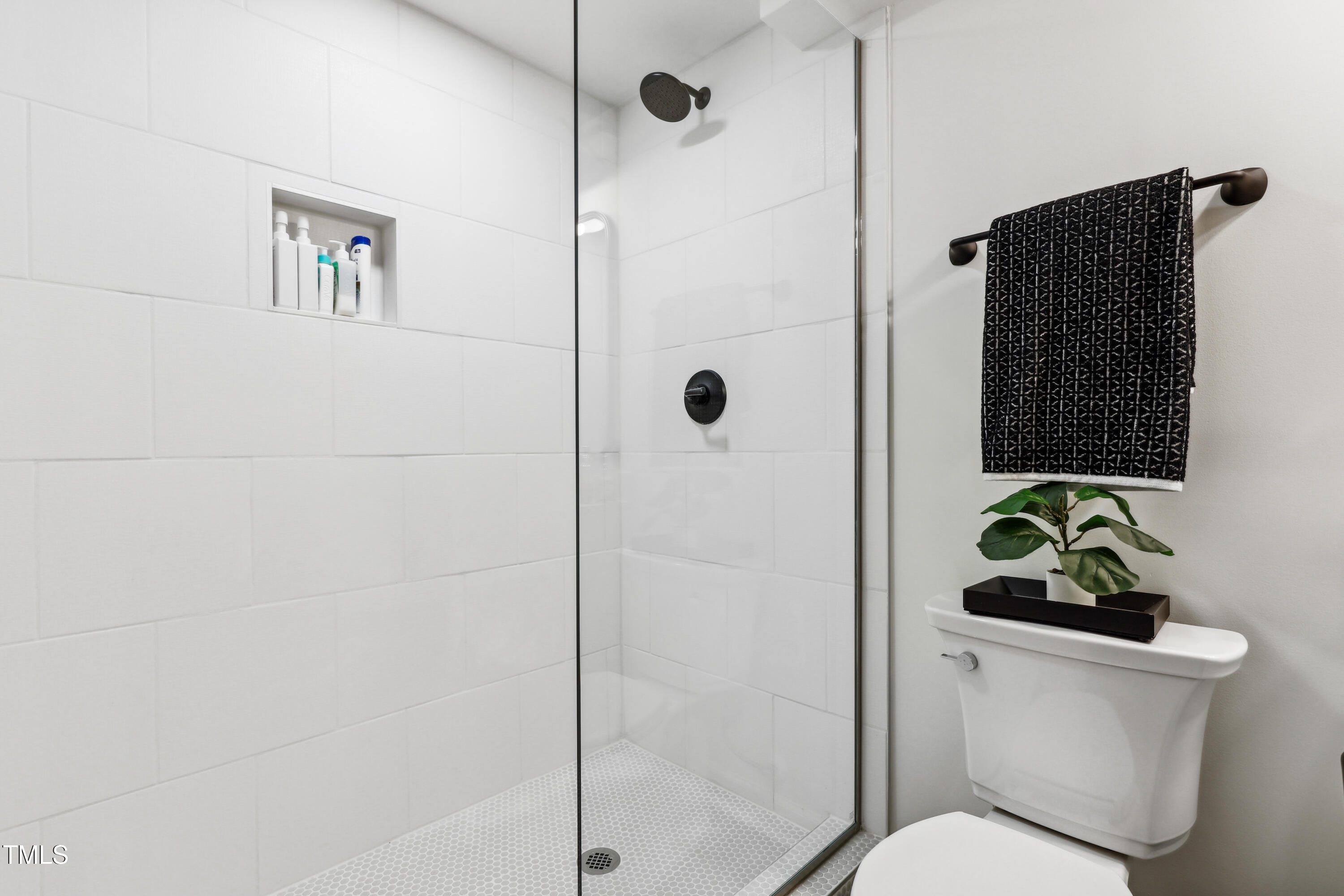 217 Northfield Drive Raleigh, NC 27609 - Photo 24 of 40 23