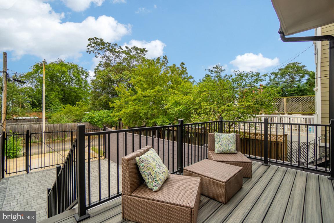 108 17th Street Southeast Washington, DC 20003 - Photo 12 of 29