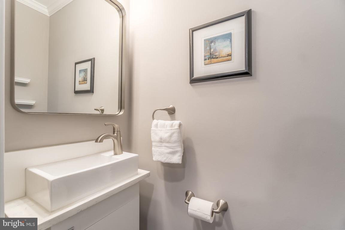 108 17th Street Southeast Washington, DC 20003 - Photo 13 of 29