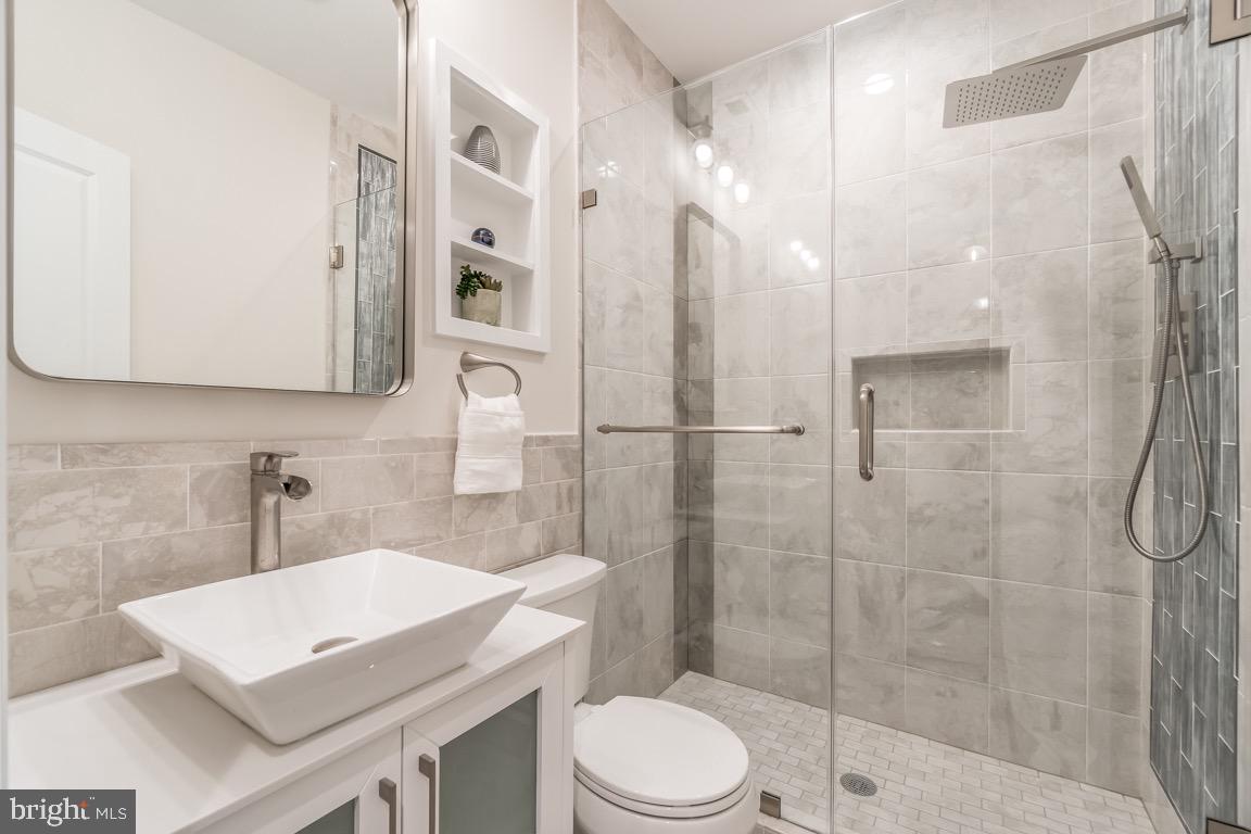 108 17th Street Southeast Washington, DC 20003 - Photo 17 of 29