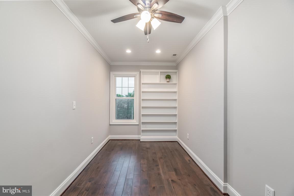 108 17th Street Southeast Washington, DC 20003 - Photo 18 of 29