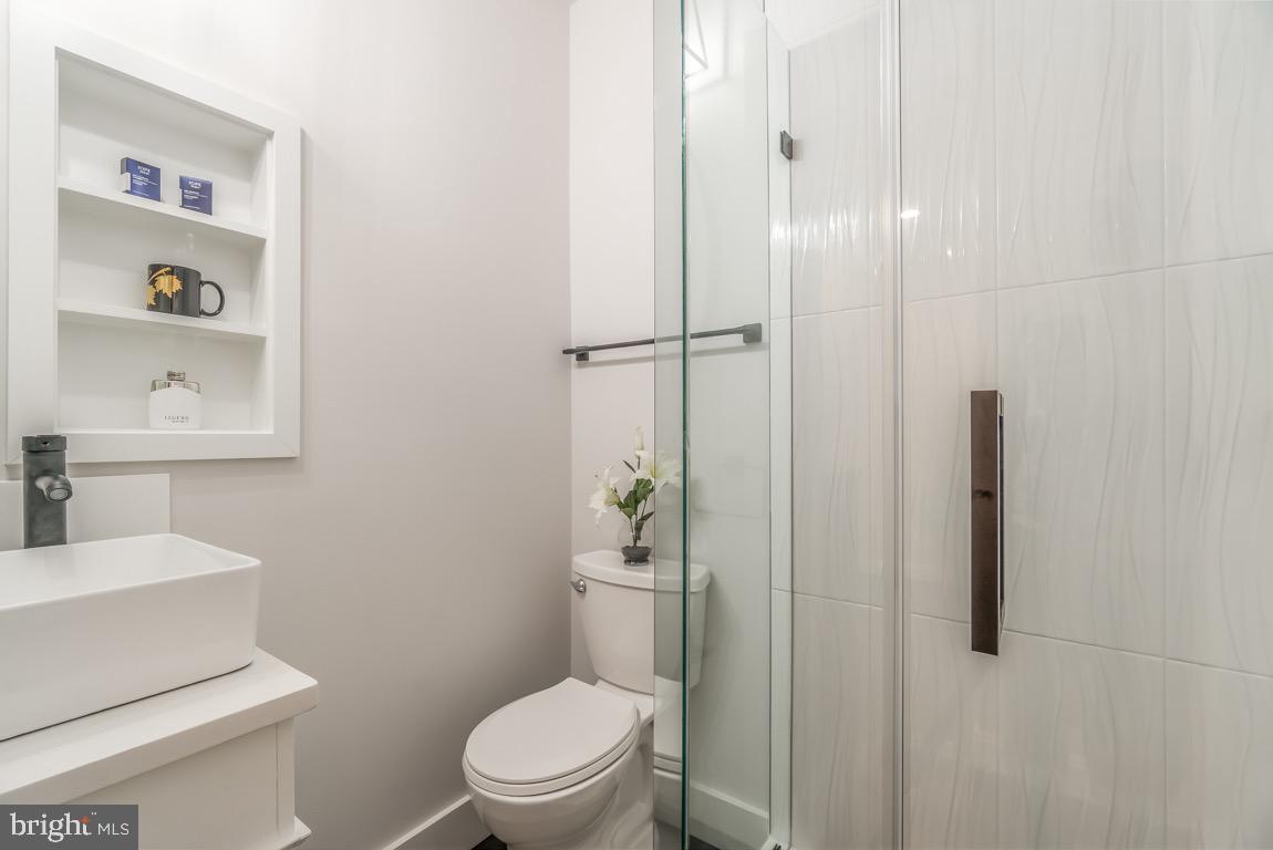 108 17th Street Southeast Washington, DC 20003 - Photo 20 of 29