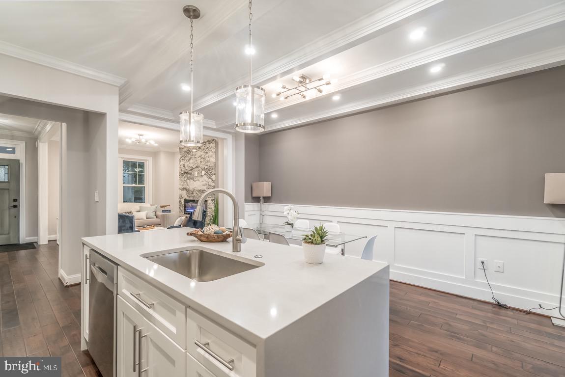 108 17th Street Southeast Washington, DC 20003 - Photo 9 of 29