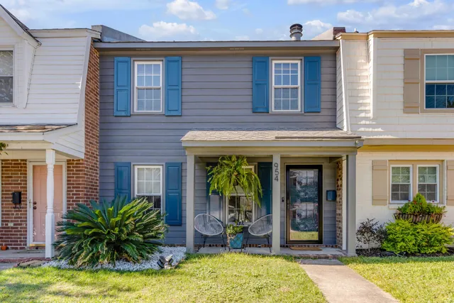 $599,000 | 954 Fowler Court, Unit E, Mount Pleasant, SC 29464