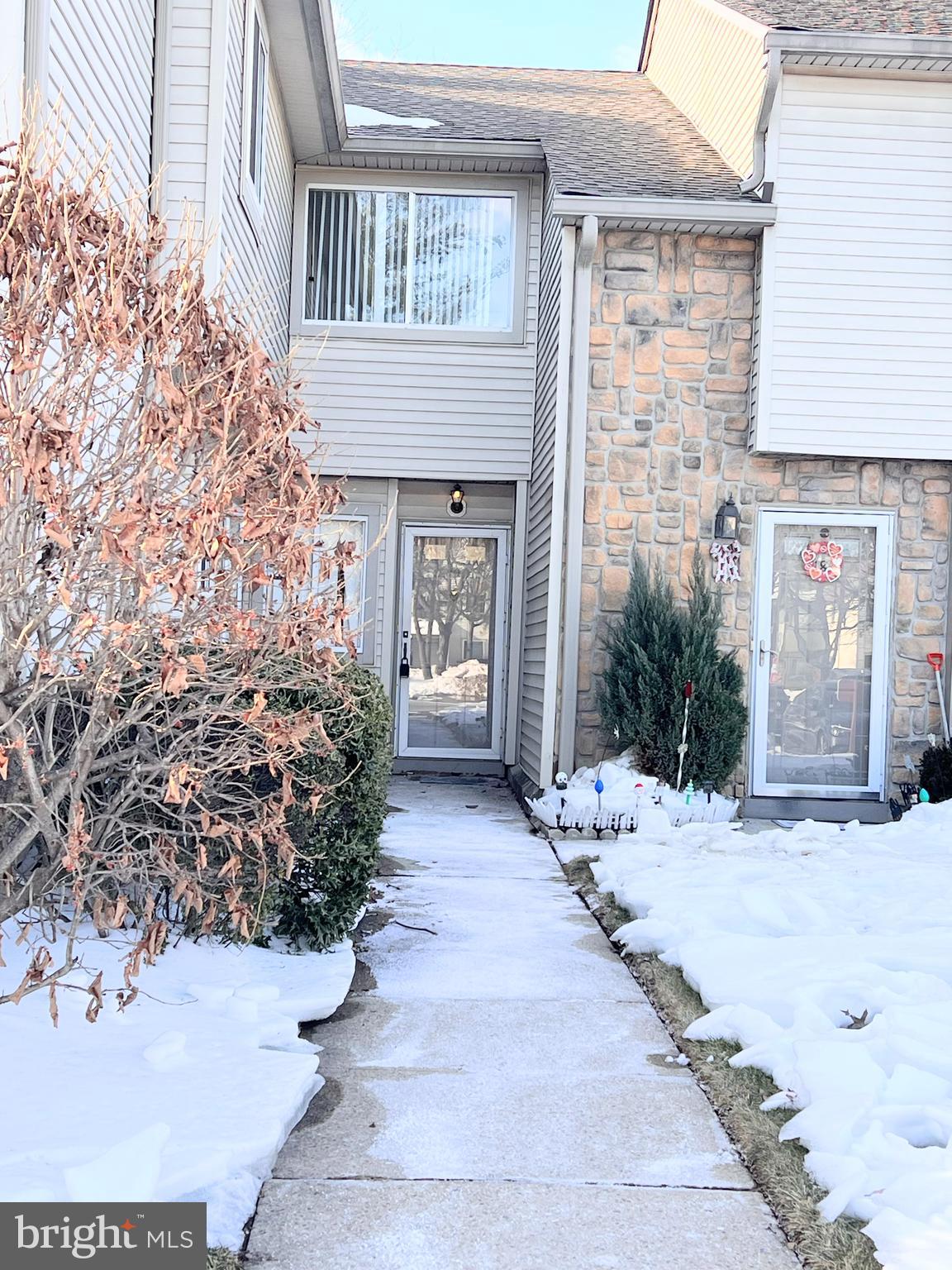 14 Chatham Court Hightstown, NJ 08520 - Photo 2 of 40