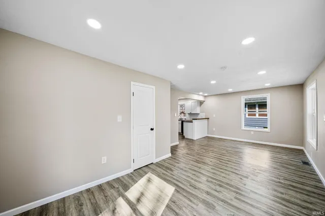 $215,000 | 414 West Superior Street, Osceola, IN 46561