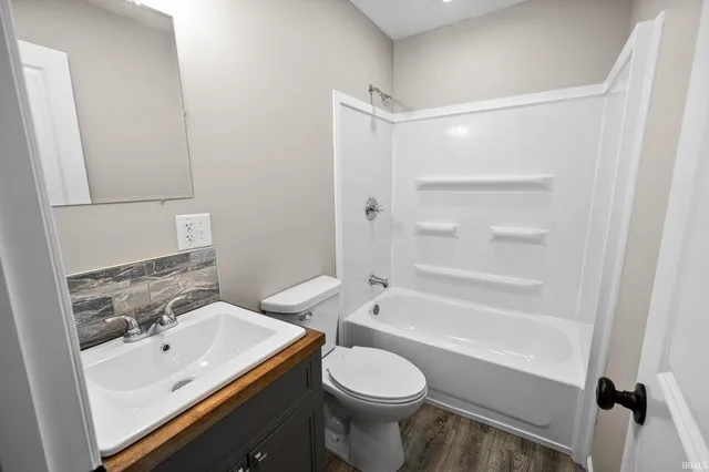 $215,000 | 414 West Superior Street, Osceola, IN 46561