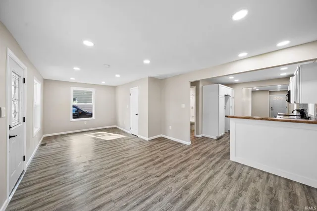 $215,000 | 414 West Superior Street, Osceola, IN 46561