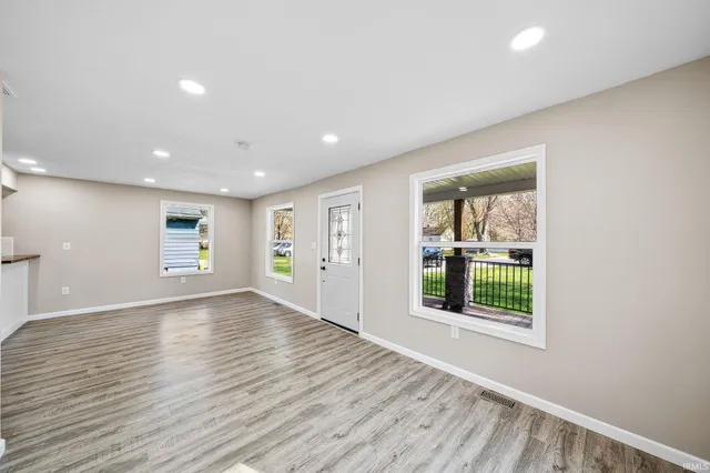 $215,000 | 414 West Superior Street, Osceola, IN 46561