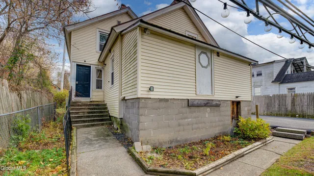 $99,999 | 587 Lower Allen Street, Hudson Falls, NY 12839