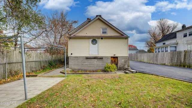 $99,999 | 587 Lower Allen Street, Hudson Falls, NY 12839