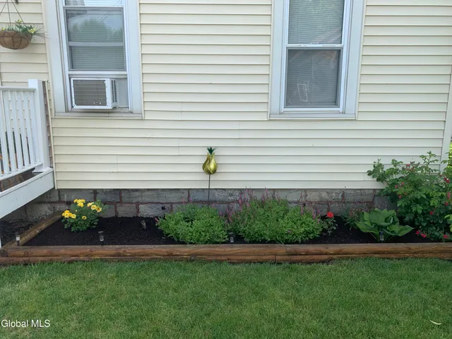 $99,999 | 587 Lower Allen Street, Hudson Falls, NY 12839