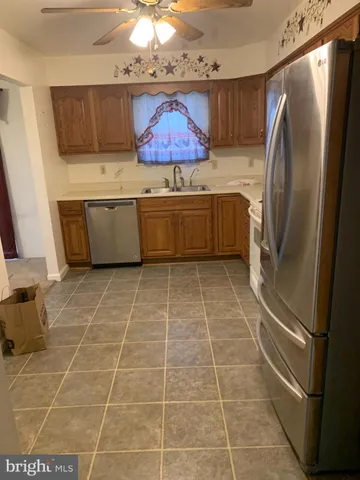 a view of a room with an empty space