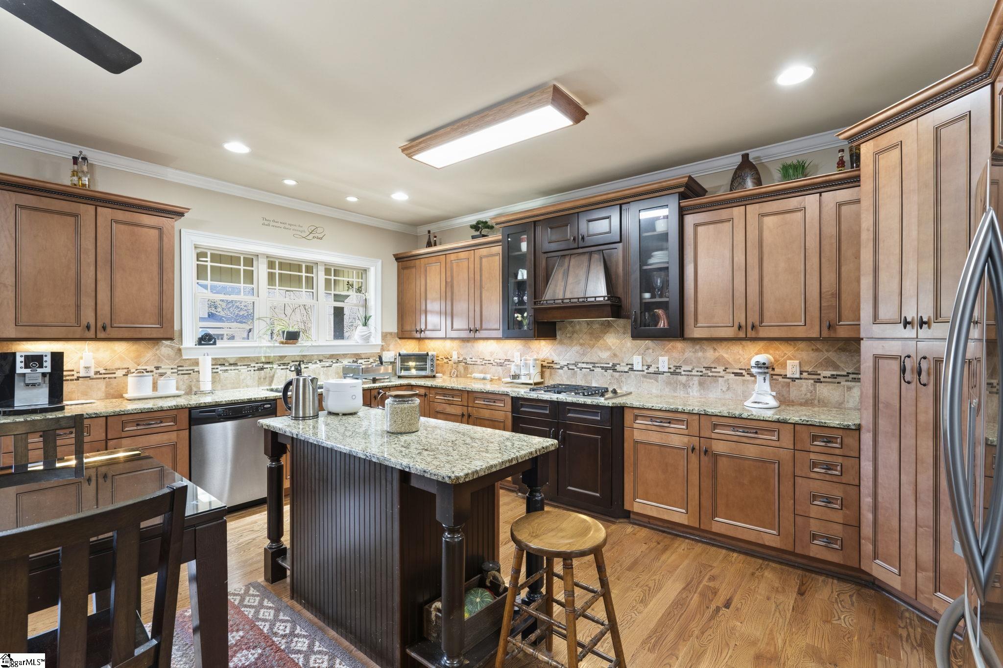 133 River Oaks Road Greer, SC 29650 - Photo 7 of 31