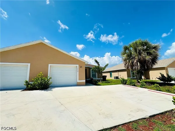 $1,600 | 1113 Gleason Parkway, Cape Coral, FL 33914
