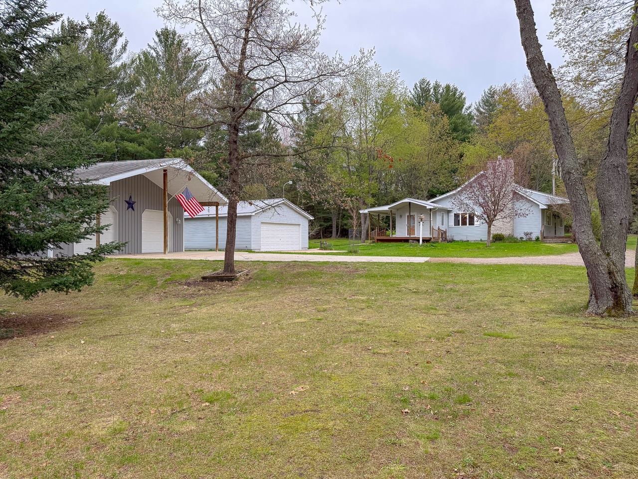 3960 West Clarence Road Harrison, MI 48625 - Photo 5 of 57