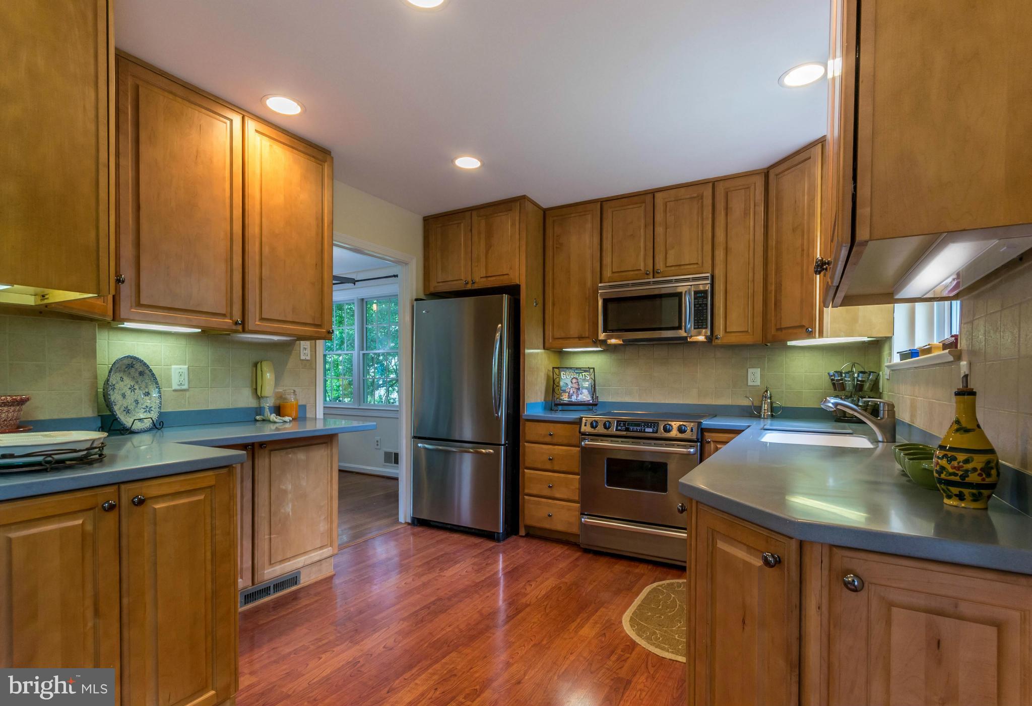 8133 Bainbridge Road Alexandria, VA 22308 - Photo 3 of 30 Kitchen