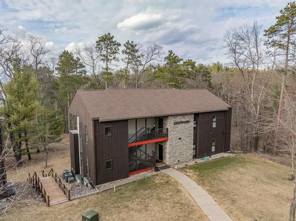 $315,000 | 1 Dogwood, Wisconsin Dells, WI 53965