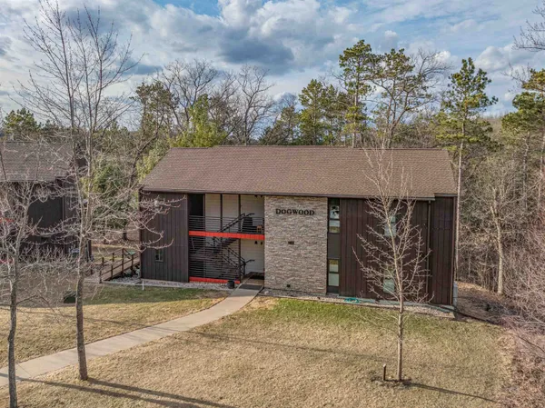 $315,000 | 1 Dogwood, Wisconsin Dells, WI 53965