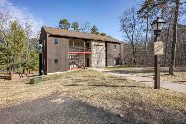 $315,000 | 1 Dogwood, Wisconsin Dells, WI 53965