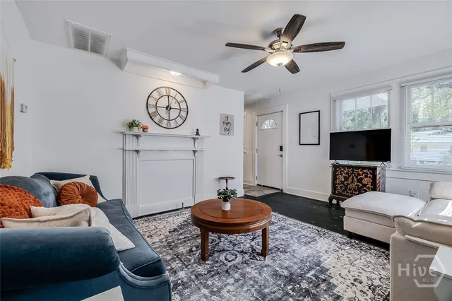 $2,000 | 1317 East 38th Street, Savannah, GA 31404