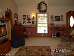 346 Old Farm Road St. Marys, WV 26170 - Photo 4 of 16 Living Room