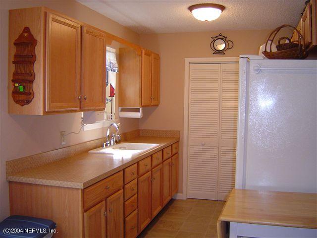4060 Hall And Boree Road Middleburg, FL 32068 - Photo 4 of 8 Guest House Kitchen