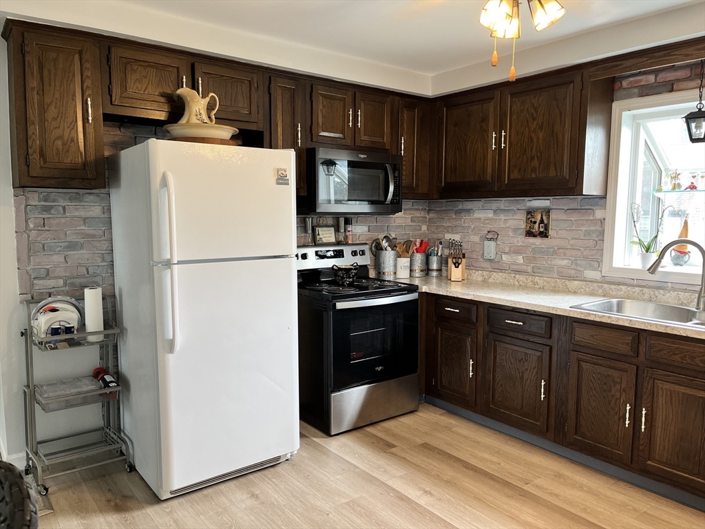 61 Harding Road Fairhaven, MA 02719 - Photo 15 of 29 Gallery Image 15