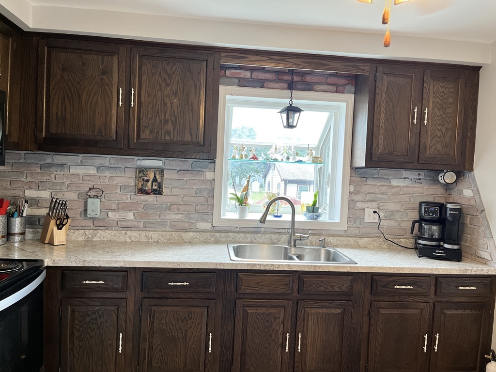 61 Harding Road Fairhaven, MA 02719 - Photo 17 of 29 Gallery Image 17