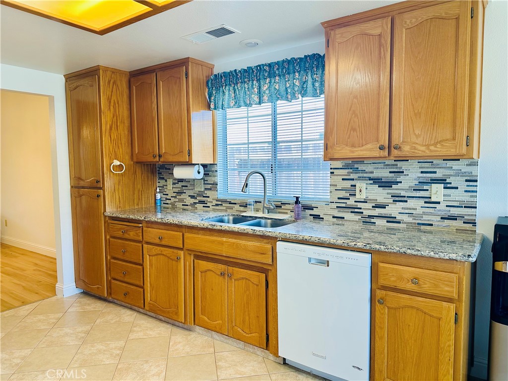 1033 Deerfield Court Merced, CA 95340 - Photo 13 of 30