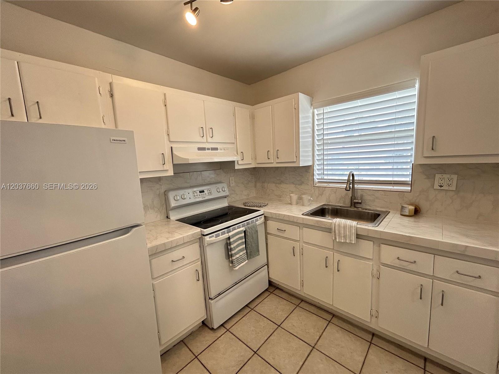 7505 Southwest 82nd Street, Unit 320 Miami, FL 33143 - Photo 9 of 37