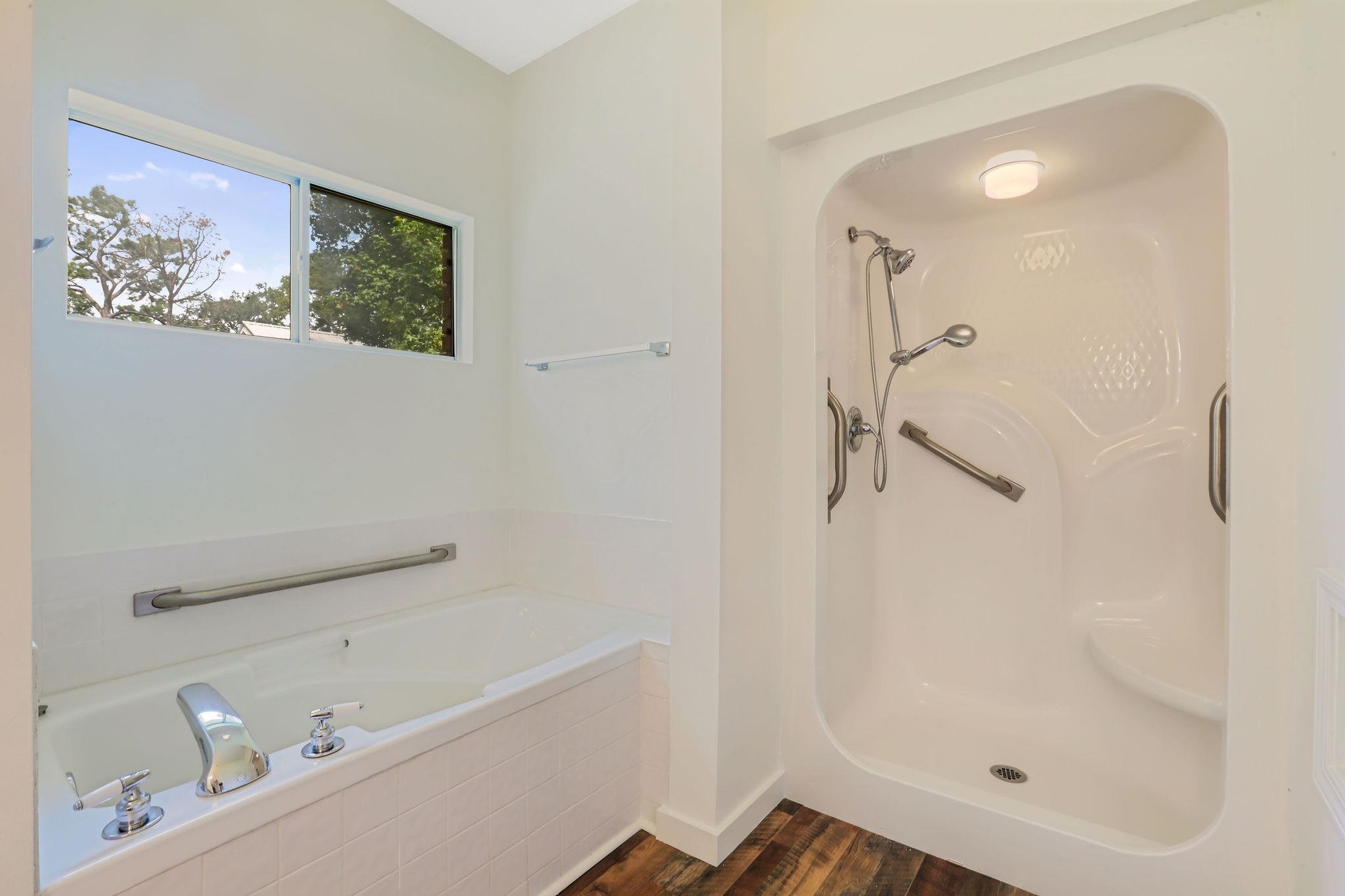 7239 Franklin Road Foley, AL 36535 - Photo 13 of 28 Master Bath